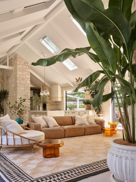 Lokahi - Wild Orchid Spaces Rainforest Home, Bali Interior Design, Bali Interior, Oasis Home, Tropical House Design, Miami Houses, Hawaii Homes, Tropical Oasis, Coastal Living Room