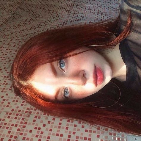 Red Hair Inspo, Beautiful Red Hair, Long Red Hair, Short Hair Color, Dye My Hair, Red Hair Color, Long Red, Hair Color Dark, Orange Hair