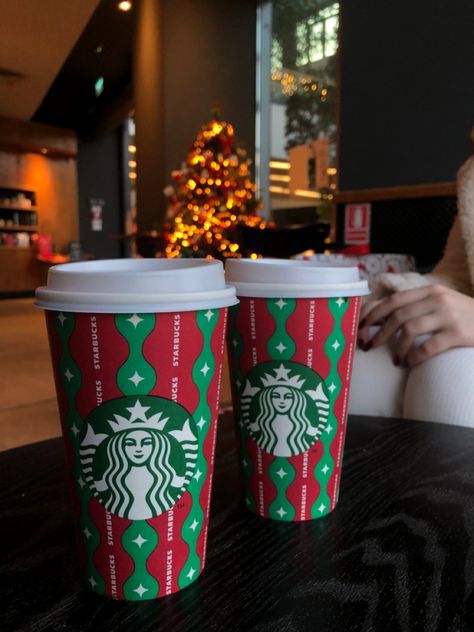 Starbucks Christmas Cups, Bff Christmas, Christmas Starbucks, You Are My Moon, Christmas Cups, Christmas Dreaming, Favorite Christmas Songs, Holiday Cups, Cute Christmas Wallpaper