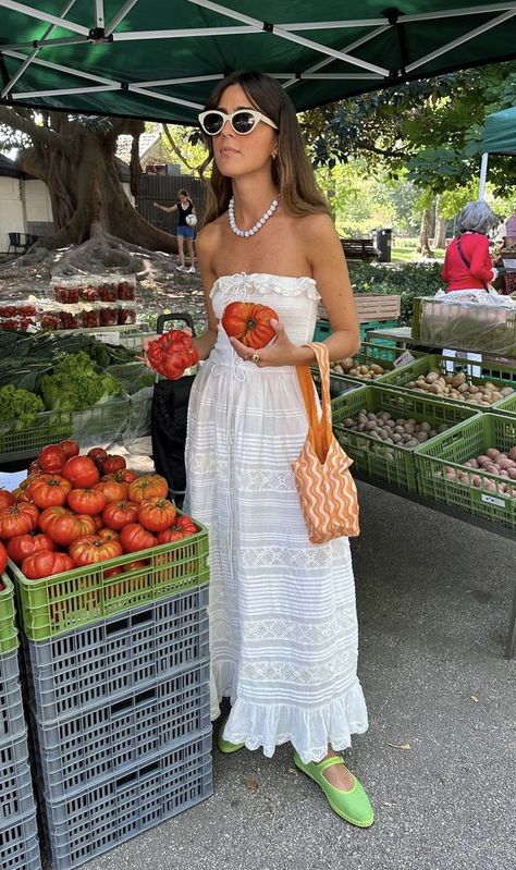 Portuguese Street Style
Portuguese Fashion Hippie Outfit Inspo, Farmers Market Outfit, Outfit Inso, Beachy Outfits, Vintage Inspired Dresses, Hippie Outfits, Inspired Dress, Types Of Dresses, Spring Dresses