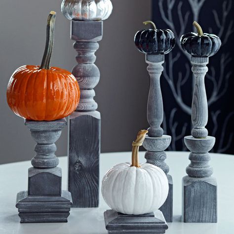 DIY Halloween Pumpkin Pillars Halloween Diy Pumpkin, Spindle Crafts, Halloween Pumpkin Diy, Halloween Centerpiece, Raymond Weil, Pumpkin Centerpieces, Small Pumpkins, Halloween Craft, Diy Pumpkin