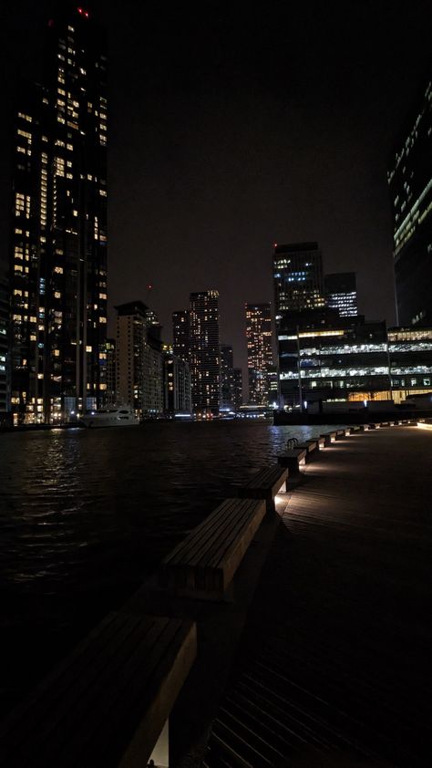 Canary Wharf at Late PM Night Picture Aesthetic, 300 X 300 Images, Nights Like This, Night Life Vibes, La At Night Aesthetic, Photo Sombre, 2020s Aesthetic, Night Time Wallpaper, Chill Night Vibes