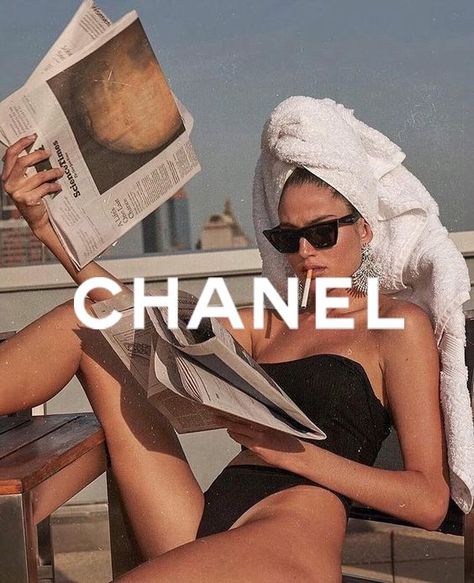 Brands Aesthetic, Chanel Poster, Vintage Editorials, Chanel Aesthetic, Vogue Vintage, Fashion Poster Design, Mode Chanel, Fashion Magazine Cover, Vogue Covers