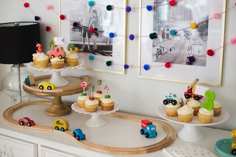 Transport Theme Party 2nd Birthday, Transport 2nd Birthday, Birthday Cake Vehicle Theme, Transport Party Ideas, Two Year Old Car Theme Birthday, Two Year Old Train Birthday Party, Transportation Theme Birthday Party, Birthday Party Cars Theme, Vehicles Birthday Party