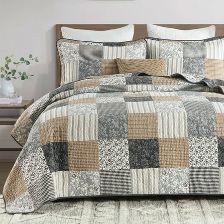 DDUOXIN's charming lightweight reversible flower plaid all season quilt, featuring a beautiful brown gray floral vintage design, sewed with neat stitches that gives it exquisite and unobtrusive style charm to enhance your bed both functional and aesthetic. Made with 100% cotton high-quality materials, the quilt bedspread is soft, lightweight and breathable, ensuring a good night's sleep. We proudly support sustainable manufacturing practices with OEKO-TEX Standard 100 certification. Each stitch Quilt Bed Set, King Bed Quilt Ideas, Patchwork Bedsheets, Farmhouse Patchwork Quilt, Quilt Puff Blanket, Neutral Browns Farmhouse Bedding, Farmhouse Bedroom Bedding & Blankets, King Size Quilts, King Quilt Sets Bed Bath & Beyond