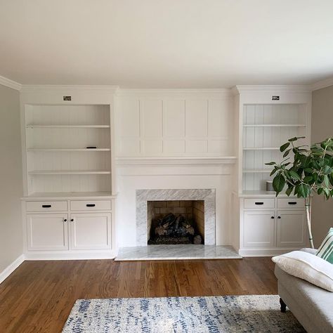 Shelves Around Fireplace, Brick Fireplace Remodel, Built In Tv Wall Unit, White Built Ins, Feminine Living Room, Built In Around Fireplace, Fireplace Bookshelves, Built In Shelves Living Room, Living Room Built Ins