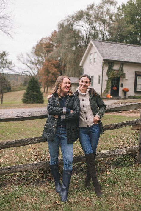 Rainy Day Fall Outfit - wit & whimsy Barbour Jacket Women Outfit, Barbour Jacket Outfit, Barbour Jacket Women, Countryside Outfit, Barbour Clothing, Farmer Outfit, Rainy Fall, Barbour Style, Cozy Sweaters Autumn