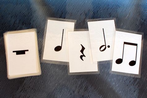 free note value cards. Can be used as an ice breaker Free Printable Rhythm Cards, Free Printable Music Note Flash Cards, Piano Flash Cards, Flashcards Free Printable, Music Flashcards, Music Education Games, Music Printables, Music Theme Birthday, Music Math