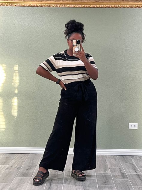 Platform Sandals Outfit Work, Work Sandals Business Casual, Doc Marten Work Outfit, Black Paper Bag Pants Outfit, Doc Martens Sandals Outfit, Dr Martens Sandals Outfit, Doc Marten Sandals Outfit, Dr Marten Sandals Outfit, Black Wide Leg Pants Outfit Casual