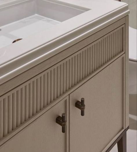 Fluted Cabinet Bathroom, Fluted Vanity Bathroom, Fluted Glass Bathroom Cabinet, Reeded Front Vanity, Reeded Vanity Cabinet, Reeded Wood Vanity, White Reeded Vanity, Carpentry Details, Cabinetry Details