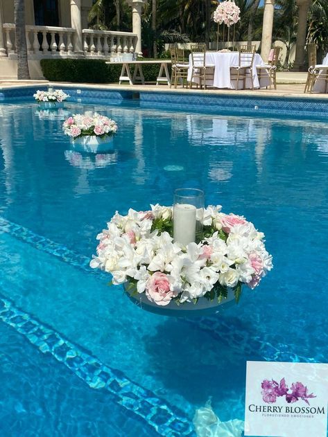 Floating Monogram Pool Weddings, Elegant Pool Decor, Diy Floating Flowers In Pool, Pool Floating Decor, Flowers Floating In Pool, Pool Decor For Wedding, Floating Flowers In Pool, Pool Decorations For Wedding, Wedding Pool Decorations