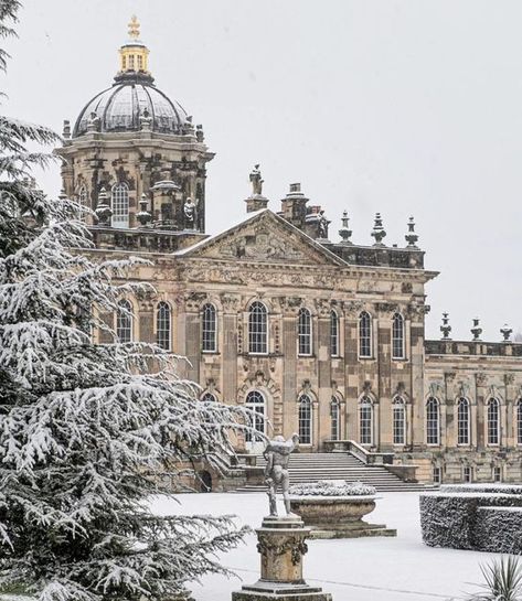 Rupert Dixon on Instagram: "Castle Howard looking festive in the snow... Photo: @castle_howard . #castlehoward#architecture#architecturephotography#classicalarchitecture #eighteenthcentury #palladianarchitecture#classicalarchitecture #statleyhome #historichouses#palladian#georgianarchitecture#neoclassical #archdaily#countryestate #countryhouse #mansion#neoclassicalarchitecture#archinterior #palladio #palladianstyle #janeausten#englishcountryhouse #englishbaroque#italianatearchitecture#histor Snow Mansion, Winter Mansion, Script Ideas, Brideshead Revisited, English Houses, Castle Howard, Diy Playhouse, Vacation Cottage, Christmas Tale