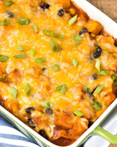 Black Bean Enchilada Casserole, Bean Enchilada Casserole, Squash Enchiladas, Mexican Beans Recipe, Squash Black Bean, Butternut Squash Enchiladas, Butternut Squash Black Bean, Mexican Squash, Black Bean Casserole