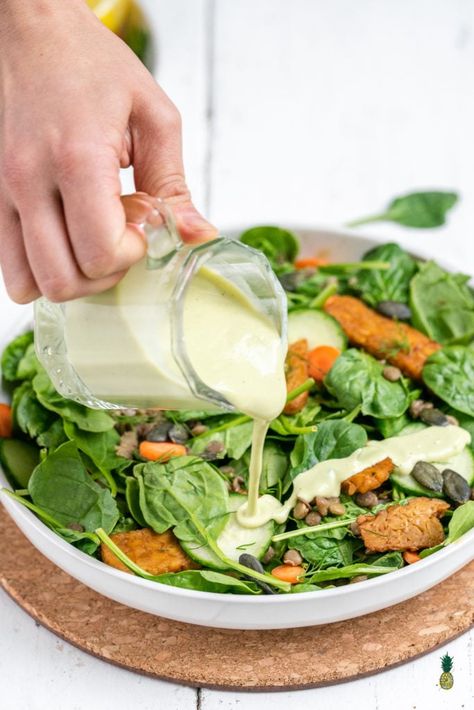 Avocado Dressing Recipe, Tahini Dressing Recipe, Dressing Healthy, Avocado Pesto Pasta, Creamy Avocado Dressing, Healthy Dressing, Tempeh Bacon, Vegan Salad Dressing, Creamy Salad Dressing