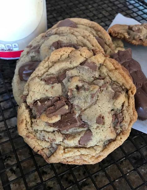 Malted Milk Chocolate Chunk Cookies - Cookie Madness Malted Chocolate Chip Cookies, Malted Milk Recipes, Malted Cookies, Nestle Crunch Bars, Malt Recipe, Nestle Crunch, Cookie Exchange Recipes, Crunch Bars, Easy Chocolate Desserts