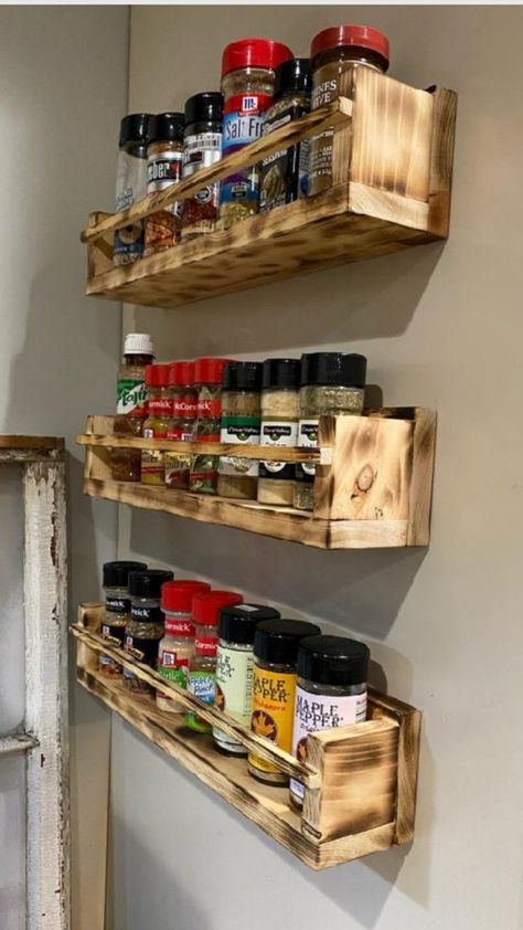 Home made spice rack burned in Diy Kitchen Shelves, Christmas Patio, Desain Pantry, Diy Halloween Decor, Waterfalls Backyard, Diy Kitchen Decor, Kitchen Design Plans, Deck Decorating Ideas On A Budget, Patio Decorating Ideas