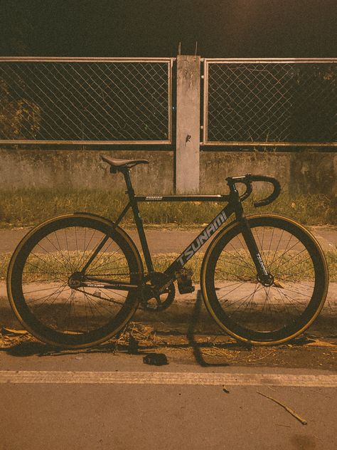 Fixie Bike Aesthetic, Tsunami Fixie, Tsunami Bike, Tsunami Snm100, Brazil Team, Cute Dog Wallpaper, Bike Aesthetic, Cristiano Ronaldo Wallpapers, Fixed Bike