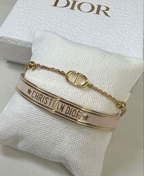 Preppy Jewelry, Expensive Jewelry Luxury, Wrist Jewelry, Luxe Jewelry, Dior Jewelry, Jewelry Accessories Ideas, Dope Jewelry, Girly Accessories, Jewelry Fashion Trends