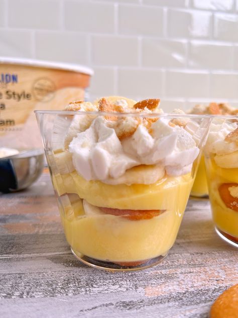 Individual Dessert Cups, Banana Pudding Cups, Store Bought Cookies, Banana Pudding Desserts, Parfait Cups, Homemade Banana Pudding, Mini Bananas, Banana Bites, Individual Desserts