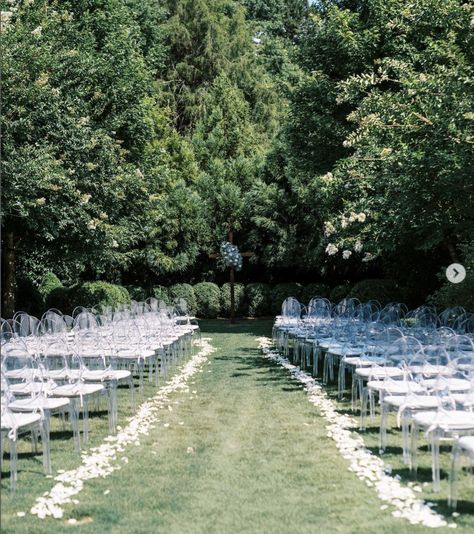 Flower Pedals Down Aisle, Wedding Aisle Petals, Isle Runners, Petal Aisle, Rose Petal Aisle, Flower Petals Wedding, Ceremony Florals, Young Wedding, Flower Pedals