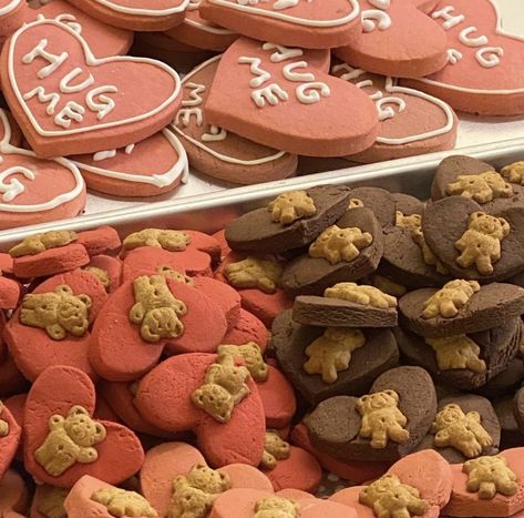 Graham Cracker Dessert, Shaped Sugar Cookies, Cracker Dessert, Heart Shaped Sugar Cookies, Graham Cookies, Teddy Grahams, Pastel Cupcakes, Dessert Tea, Valentines Cupcakes