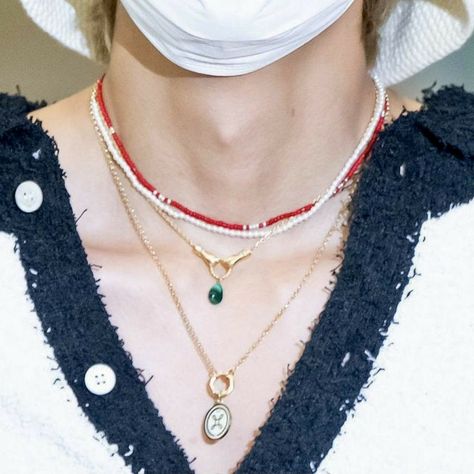 𝐓𝐚𝐞𝐡𝐲𝐮𝐧𝐠 Taehyung Jewelry, Taehyung Necklace, Collar Verde, Bts Bracelet, Diy Braided Bracelet, Unique Wedding Jewelry, Pop Jewelry, Diy Jewelry Rings, Birthday Gifts For Boyfriend Diy