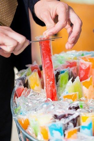 A popsicle bar with Otter Pops and bubbly to cool down at summer weddings: | 23 Brilliant Ideas For Wedding Snacks Choco Taco, Wedding Snacks, Sandwich Bar, Boda Mexicana, Dessert Bar, Snacks Für Party, Bbq Party, Backyard Party, Backyard Bbq