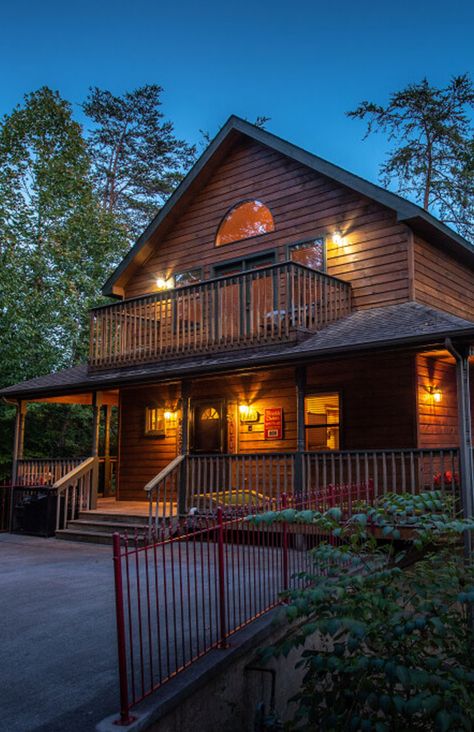 Book a Smoky Mountain cabin rental for your next Pigeon Forge vacation. Pigeon Forge Tennessee Cabins, Tennessee Aesthetic, Gatlinburg Tennessee Cabins, Pigeon Forge Vacation, Tennessee Cabins, Mountain Cabin Rentals, Smoky Mountain Cabin Rentals, Pigeon Forge Cabin Rentals, Cabin Trip