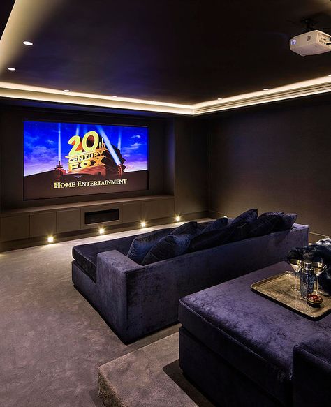 Mini Cinema Room, Small Home Theater Ideas, Small Cinema Room, Theater Room Ideas, Home Theatre Room Ideas, Small Theater Room, Cinema Room Design, Theatre Rooms, Home Theater Basement