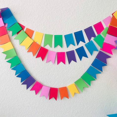 Bunting Party Decorations, Paper Flags Decoration, Rainbow Mantel Decor, Rainbow Themed Decorations, Rainbow Decor Ideas, Diy Rainbow Decorations Birthday, Pride Classroom Decor, Rainbow Party Ideas Decorations, Art Themed Party Decorations