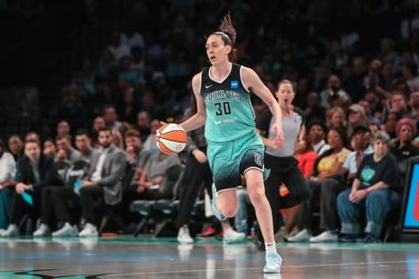 Liberty’s Breanna Stewart sets WNBA single-season points record: Will it last the rest of 2023? - The Athletic Diana Taurasi, Breanna Stewart, Phoenix Mercury, Single Season, Wnba, All About Time, All Star, Phoenix, Atlanta