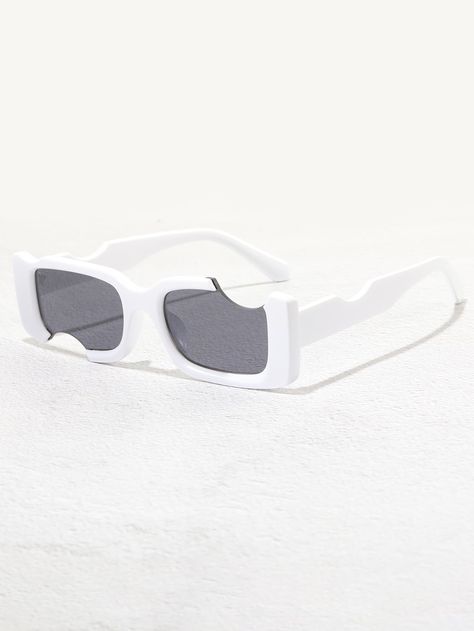 White Polarized Sunglasses For Streetwear, Cool Sunglasses Aesthetic Men, White Mirrored Sunglasses For Streetwear, Mens White Frame Sunglasses, Futuristic White Sunglasses With Tinted Lenses, Aesthetic Sunglasses, Accesorios Aesthetic, Sunglasses Style, Acrylic Frame