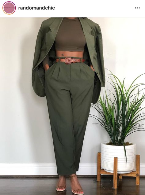 Power Suits For Women Chic, Power Suits For Women, High Fashion Vintage, Woman Suit Fashion, Elegante Casual, The Vibe, Looks Chic, Work Outfits Women, Professional Outfits