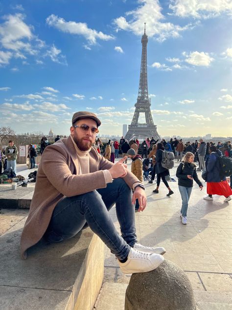 Pose Picture, Paris Francia, Travel Pose, Mens Photoshoot, Mens Photoshoot Poses, Outfits Hombre, Paris Trip, Travel France, Paris Photography