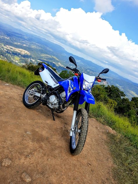 Yamaha 250, Yamaha 125, Motos Yamaha, Moto Yamaha, Motorcycle Dirt Bike, Moto Cross, Yamaha R1, Motorcycle Style, Dynamic Duo