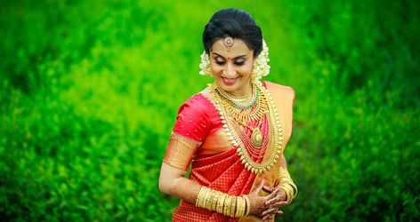 Addiction Weddings | kerala photography – Addiction Wedding – Wedding photography Hindu Bride Blouse Designs, Kerala Hindu Bride Blouse Designs, Bride Blouse Designs, Bridal Saree Look, Kerala Hindu Bride, Bride Blouse, Pink Saree Blouse, Kerala Photography, South Indian Wedding Saree