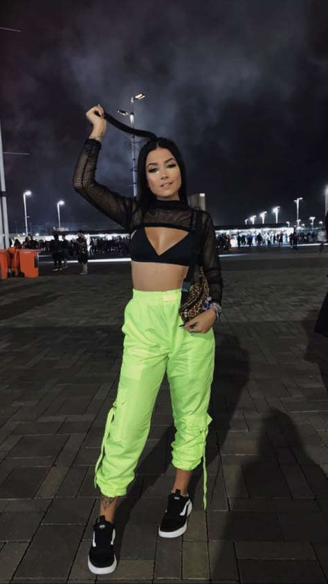 Edm Outfits Rave, Ropa Color Neon, Neon Festival Outfit, Electro Festival Outfit, Casual Festival Outfit, Rap Concert Outfit, Edm Concert Outfit, Techno Outfit, Festival Outfit Inspiration