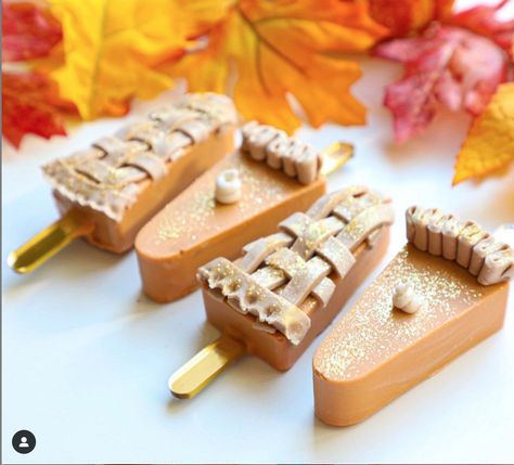 Fall Cake Popsicles, Fall Cakesicles Ideas, Thanksgiving Cakesicles Ideas, Farmhouse Desserts, Thanksgiving Cakesicles, Fall Cakesicles, Cake Sickles, Pumpkin Apple Pie, Fall Theme Cakes