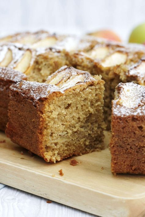 Apple cake (Mary Berry) - Cooking with my kids Mary Berry Apple Cake, Apple Traybake, Mary Berry Baking, Apple Sponge Cake, Mary Berry Cakes, Mary Berry Cooks, British Bake Off Recipes, Apple Cinnamon Cake, Bake Off Recipes