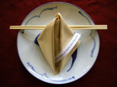 Fortune Cookie Napkins Sushi Making Party, Dinner Party Decorations Table, Sushi Dinner Party, Chinese Theme Parties, Chinese Fortune Cookie, Napkin Folding Ideas, Romantic Dinner Decoration, Cloth Napkin Folding, Holiday Meal Planning