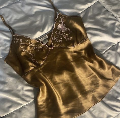 #vintage #springoutfit #silk #camisole #aesthetic Silk Camisole Outfit, Silk Cami Outfit, Camisole Outfit, Silk Camisole Top, Vintage Cami, 90s Runway, Style Box, Silk Cami, Silk Camisole