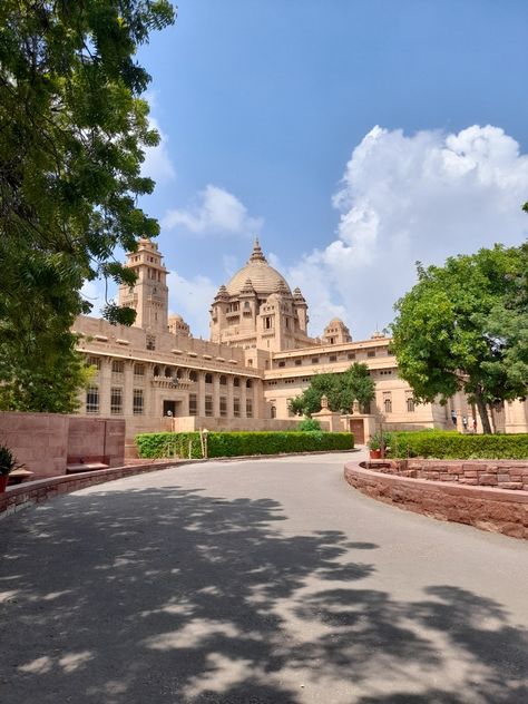 Umaid Bhawan Palace Jodhpur, Jodhpur Aesthetic, Umaid Bhawan Palace, Desert Painting, Aesthetic Shoes, Jodhpur, Landscape Wallpaper, Palace, Fort