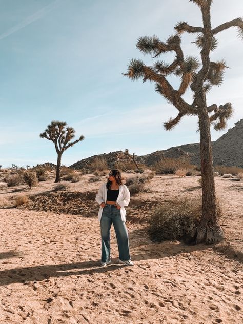 #joshuatree #joshuatreenationalpark joshuatreenationalpark, joshua tree outfits, joshua tree photo spots, hiking outfits, outdoor outfits, national park outfits, outfits, size 8 outfits, outdoor fits, outdoor photo ideas, joshua tree outfit ideas, spring break, california to do Joshua Tree Winter Outfit, Joshua Tree Instagram Pictures, Joshua Tree Outfit Ideas Winter, Joshua Tree Photoshoot Women, Winter Desert Outfit, Size 8 Outfits, Joshua Tree Fashion, Joshua Tree Outfit Ideas, Outfit Ideas Spring Break