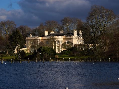 This $300 Million London Mansion Is Now the World’s Most Expensive Home for Sale Most Expensive House, London Mansion, House In London, Old Mansion, Royal Park, Regents Park, Expensive Houses, New London, Two Story Homes