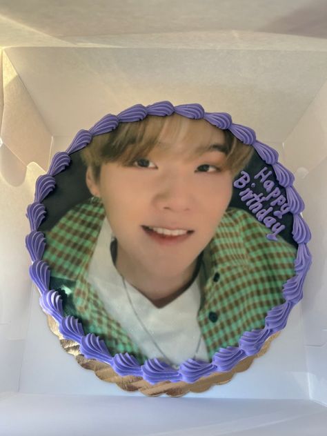 Suga Cake Birthday Ideas, Suga Cake Birthday, Yoongi Birthday Cake, Suga Birthday Cake, Jimin Cake Ideas, Skz Birthday Cake, Kpop Birthday Cake, Jimin Cake, Birthday Cake Cat