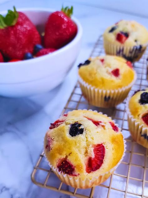 Strawberry Blueberry Muffins Strawberry And Blueberry Recipes, Strawberry Blueberry Muffins, Blueberry And Strawberry, Strawberry Shortcake Blueberry Muffin, Easy Blueberry Muffins, Strawberry Blueberry, Blueberry Recipes, Blueberry Muffins, Blue Berry Muffins