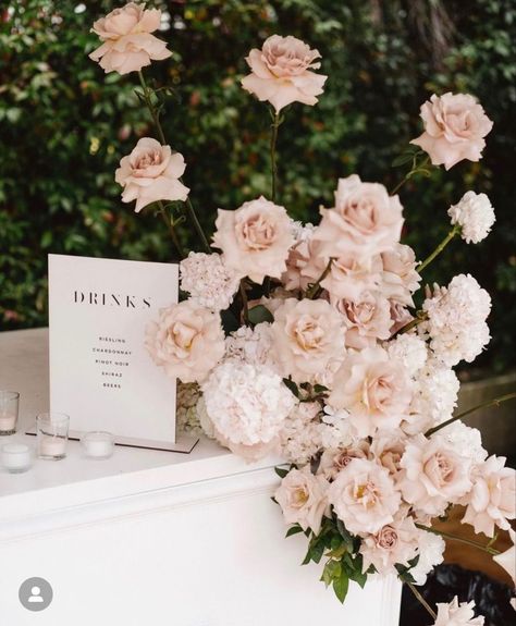 Blush Modern Wedding, Bar Wedding Flowers, Bar Floral Arrangement Wedding, Modern Blush Wedding, Blush Pink Wedding Centerpieces, Timeless Modern Wedding, Bar Flowers, Pale Pink Weddings, Pink Flower Arrangements