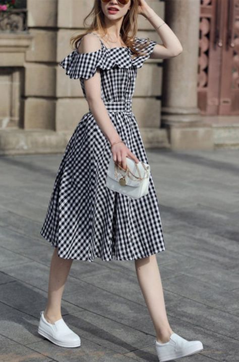 Simple easy but pretty dress look. Check the Black Checkerboard Fold Over Cold Shoulder Dress here. And more dresses here for you. वेस्टर्न ड्रेस, Elegante Casual, Primavera Estate, Pretty Dresses, Flare Dress, Cute Dresses, Gingham, Designer Dresses, Casual Dress