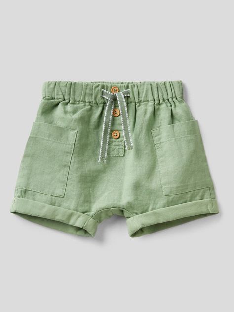 Bermudas in linen blend with pockets Boys Clothes Patterns, Trousers For Girls, Shorts For Kids, Kids Wear Girls, Baby Boy Pants, Baby Frock Pattern, Kids Blouse, Baby Boy Dress, Boys Shorts