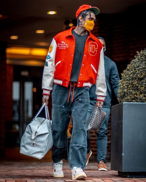 Black Letterman Jacket Outfit Men, Off White Varsity Jacket, Letterman Jacket Outfit, Black Letterman Jacket, Nba Fits, Indie Fashion Men, Varsity Outfit, Vintage Jacket Outfit, Outfit Jordan